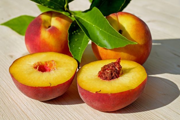 peaches 2573836 1920
